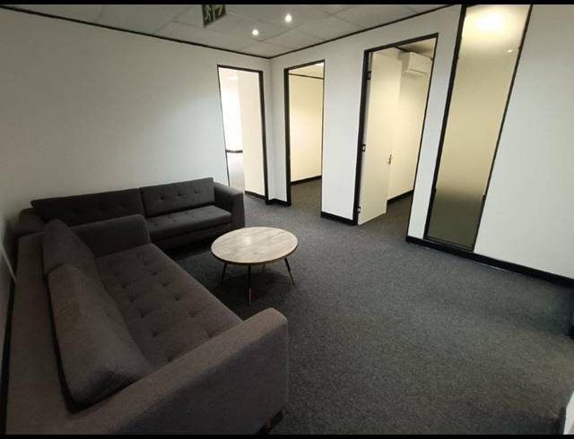 BUSINESS PROPERTY TO RENT IN BRYANSTON